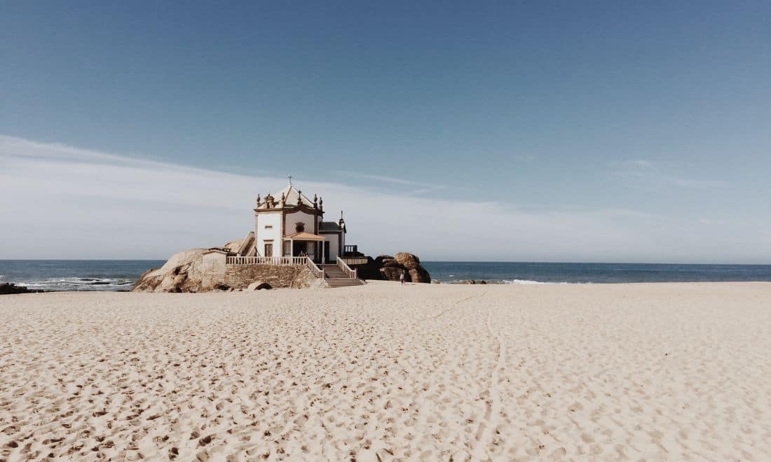 linda praia senhor da pedra praias portuguesas