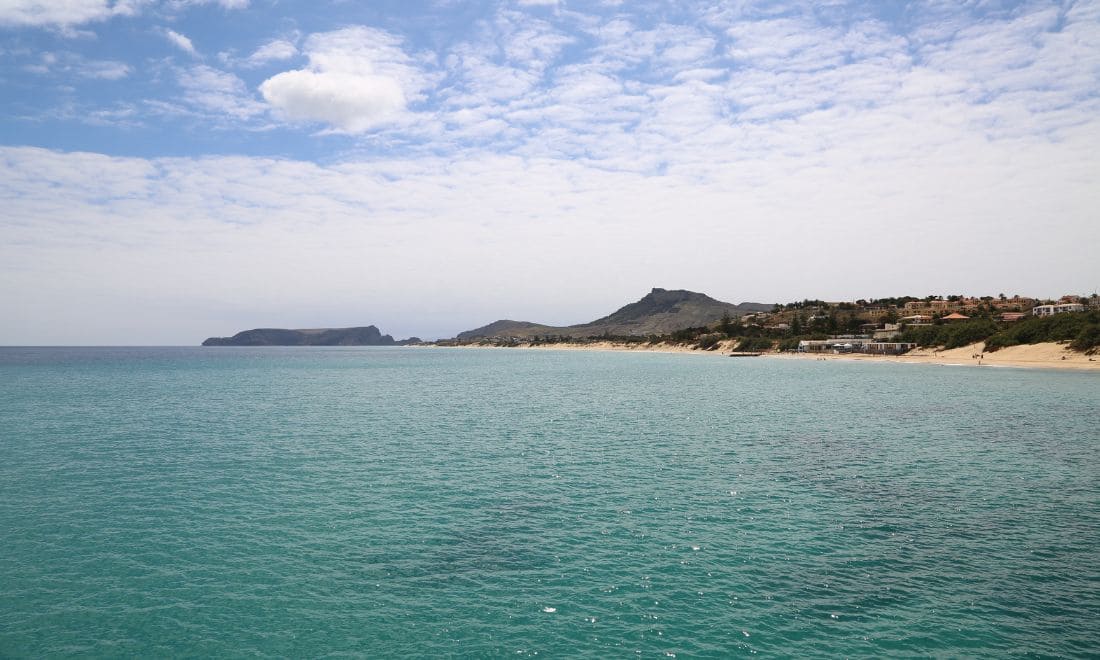 férias Inatel Porto Santo paisagem de praia com mar