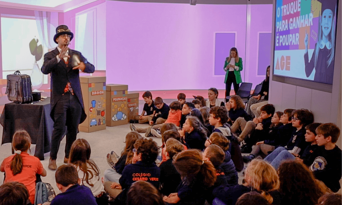 crianças do cesário verde international school num evento de magia do BPI AGE Júnior