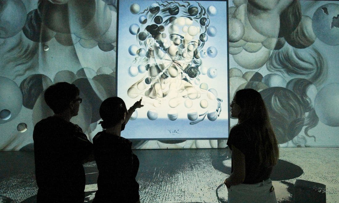 obra de Salvador Dalí na exposição imersiva em Lisboa