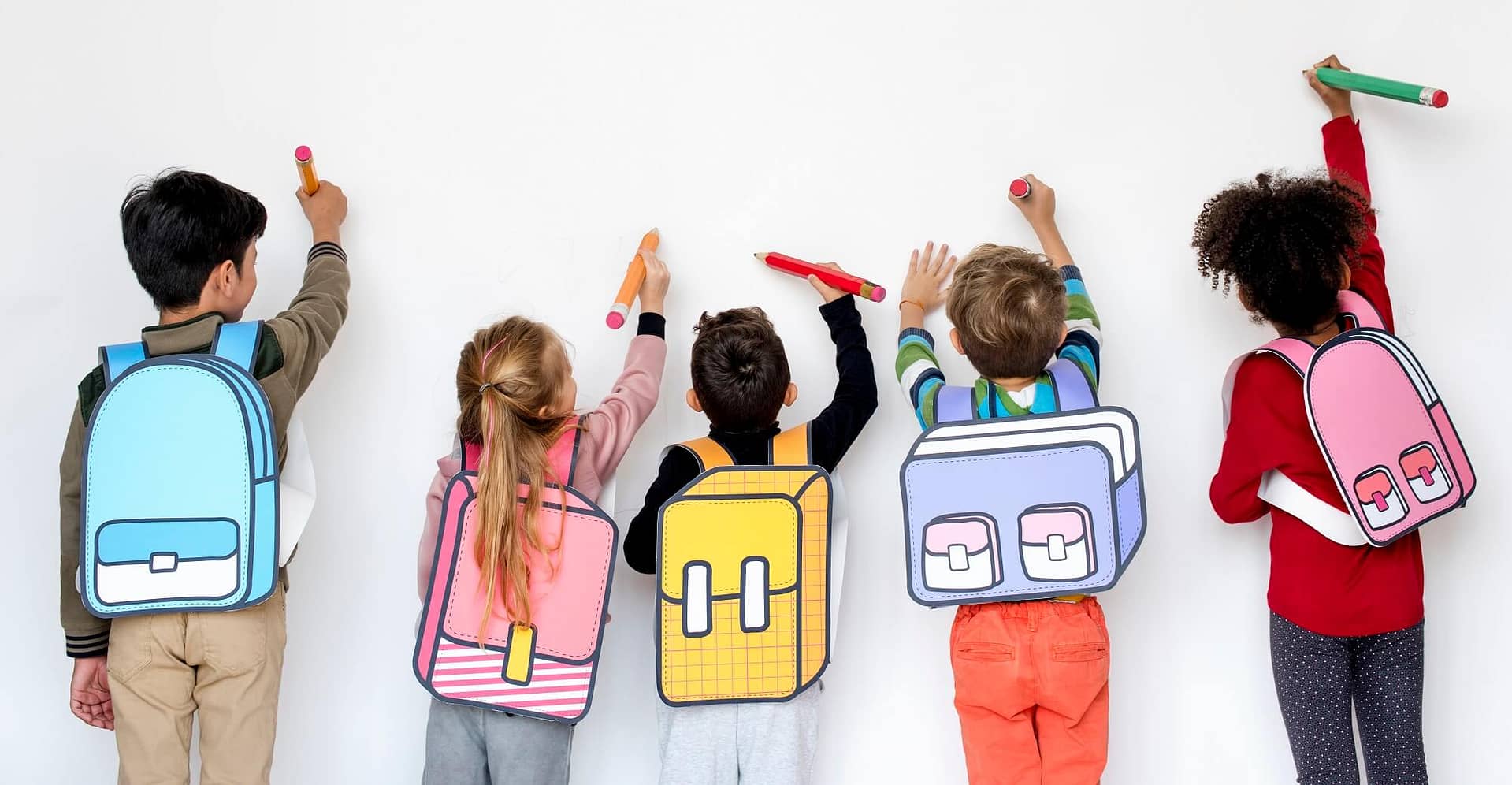 seguro para crianças regresso às aulas crianças mochilas