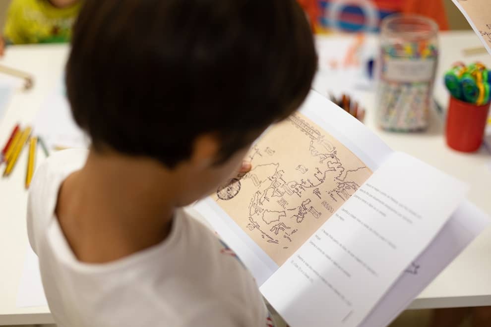 museu-do-oriente-escrita-criativa-menino-livro-escolas-2023