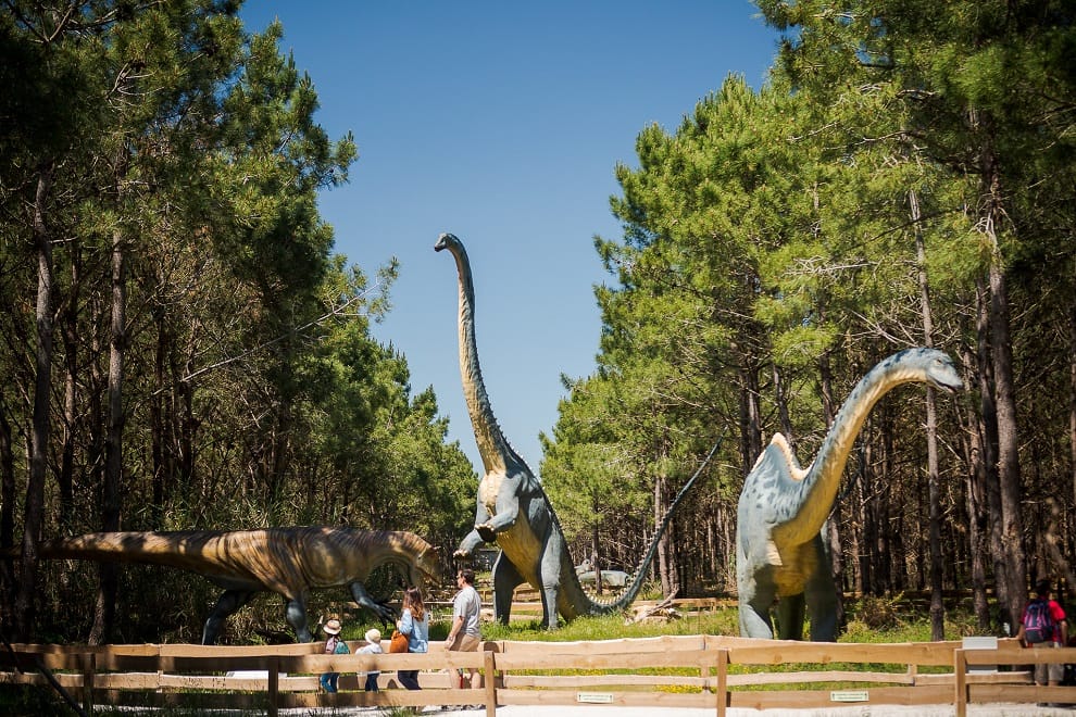biodiversidade-dino-parque-dinossauro-ceu-arvores-paisagem