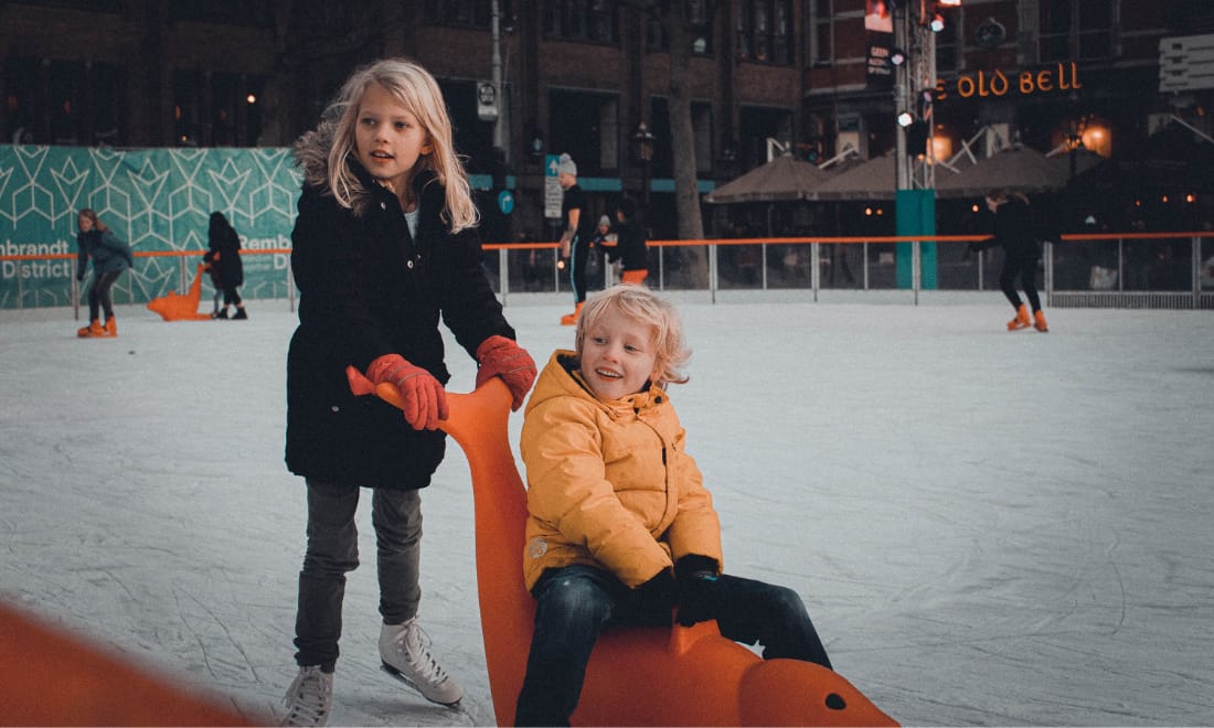 Atividades Para Crianças no Inverno Pista de Gelo