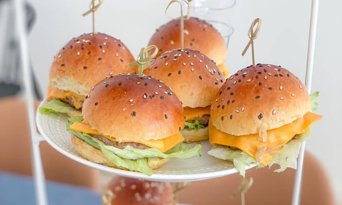 Miss Tartelette Catering Hamburgueres Festas