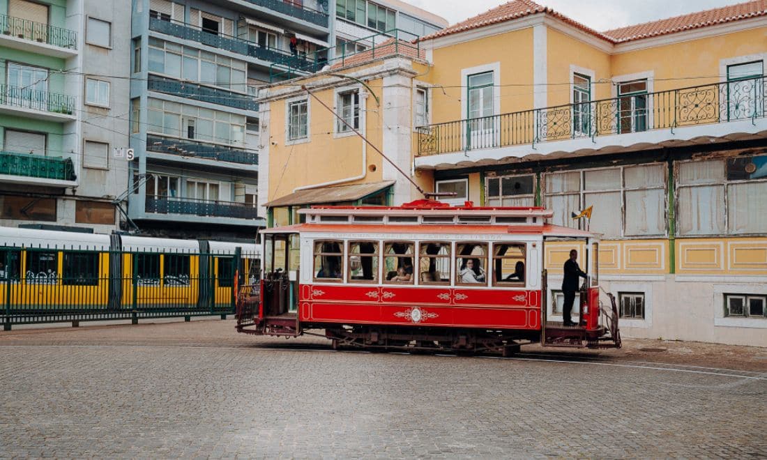 Museu da Carris eletrico vermelho