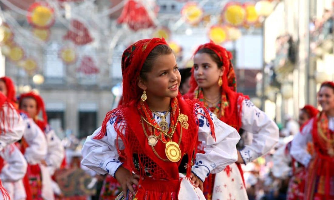 romaria festas d'agonia viana do castelo regiao do norte