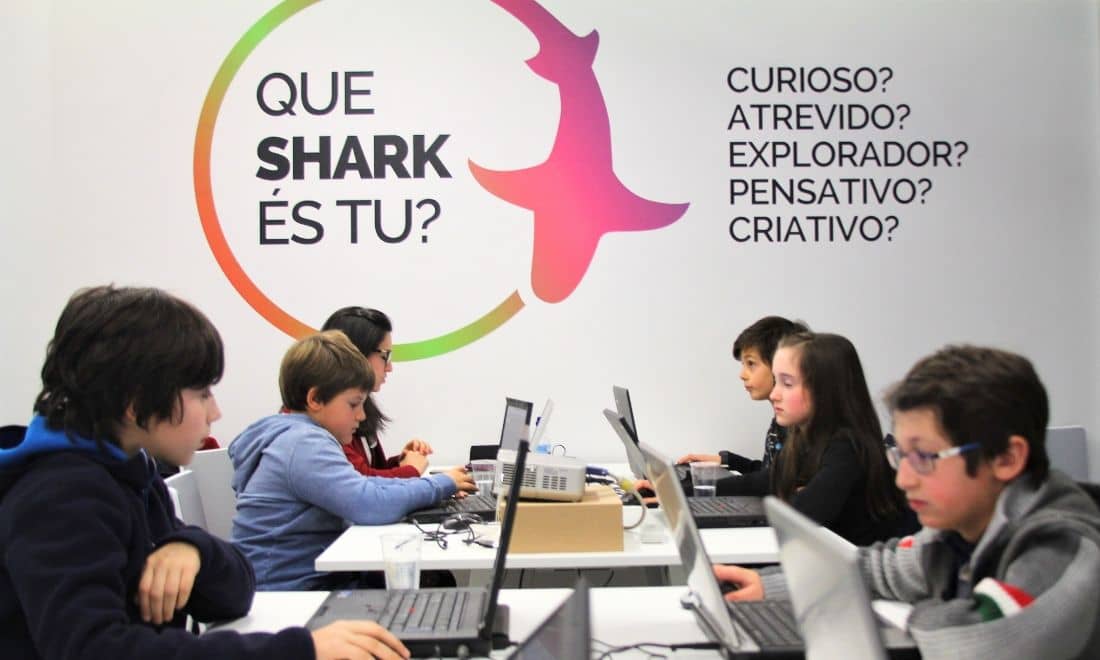 atividades extracurriculares programação para crianças sharkcoders turma