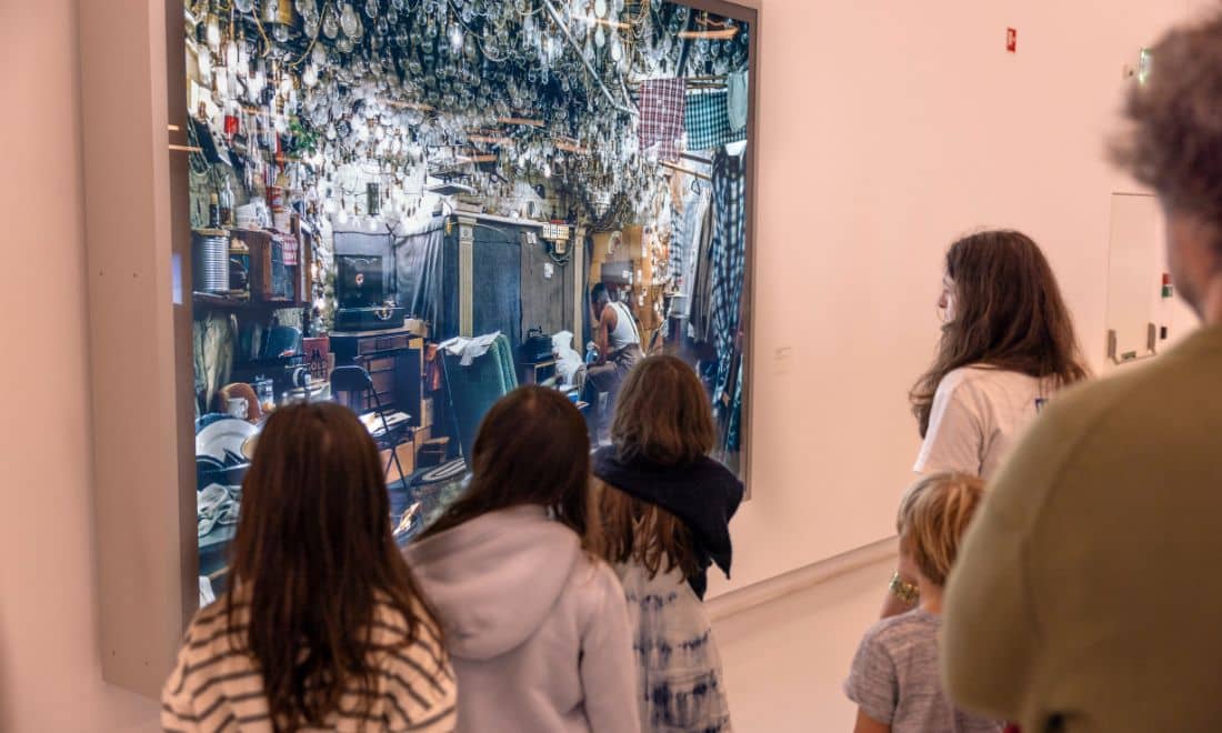 maat atividades para crianças oficinas de arte crianças quadro de luz imagem ©Carlota Costa Pessoa
