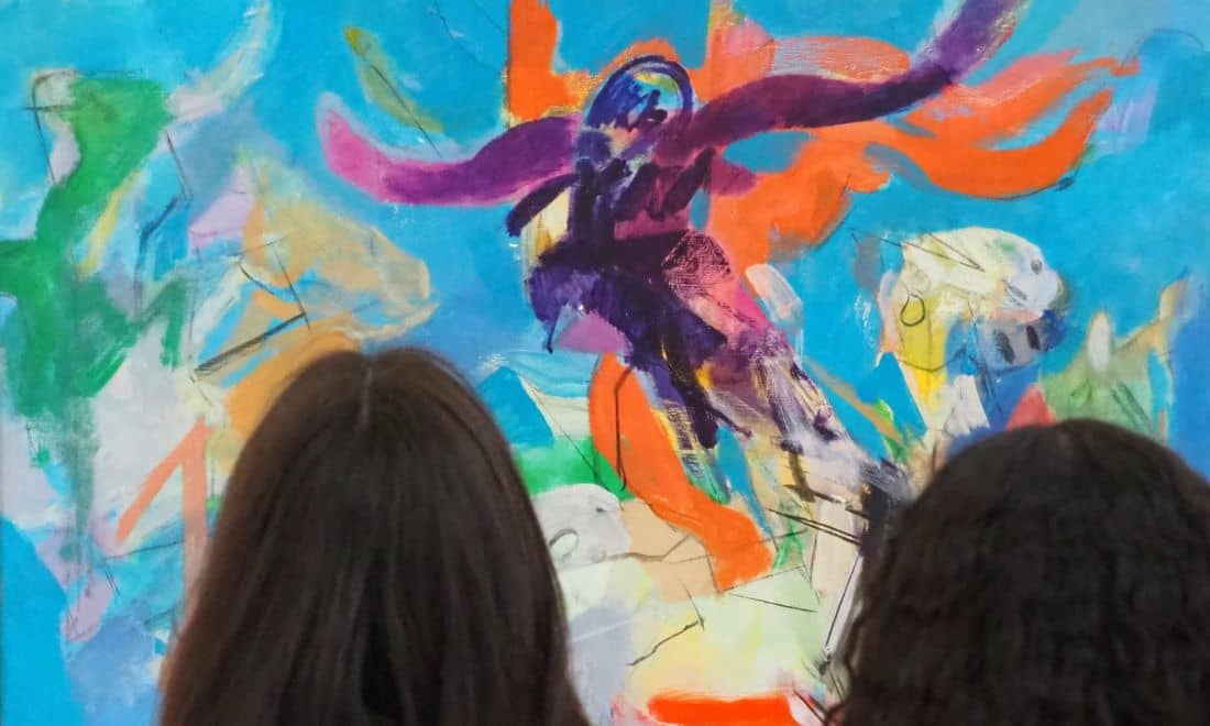 Museu Atelier Júlio Pomar visitas regulares quadro pintura com duas jovens em frente
