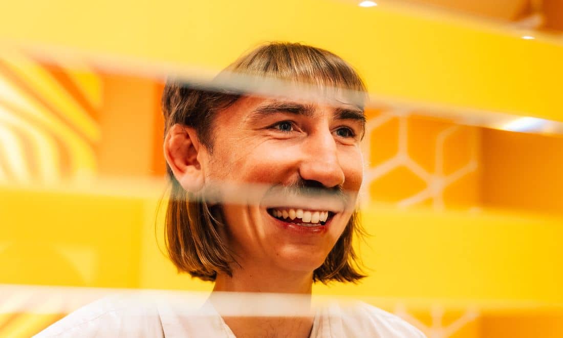 Museu das Ilusões cara de homem e mulher fusão duas caras a sorrir