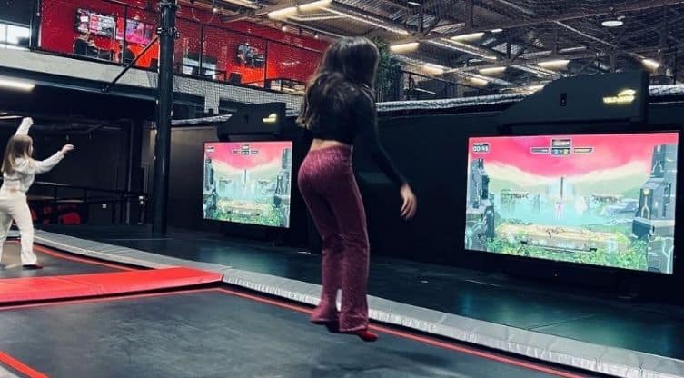 jumpyard_menina_trampolim_valo_tv