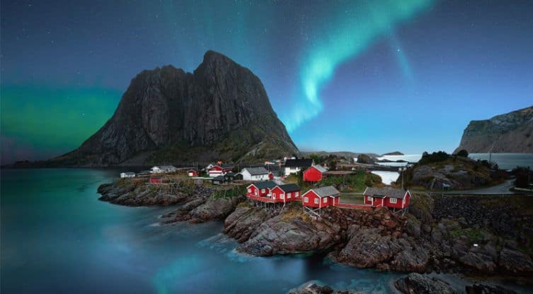 aurora_boreal_casinhas_vermelhas.jpg