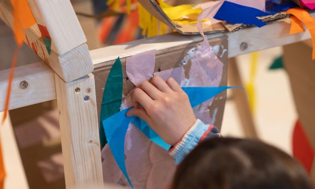 Fundação Calouste Gulbenkian atividades para famílias boneco em cartão ZAF